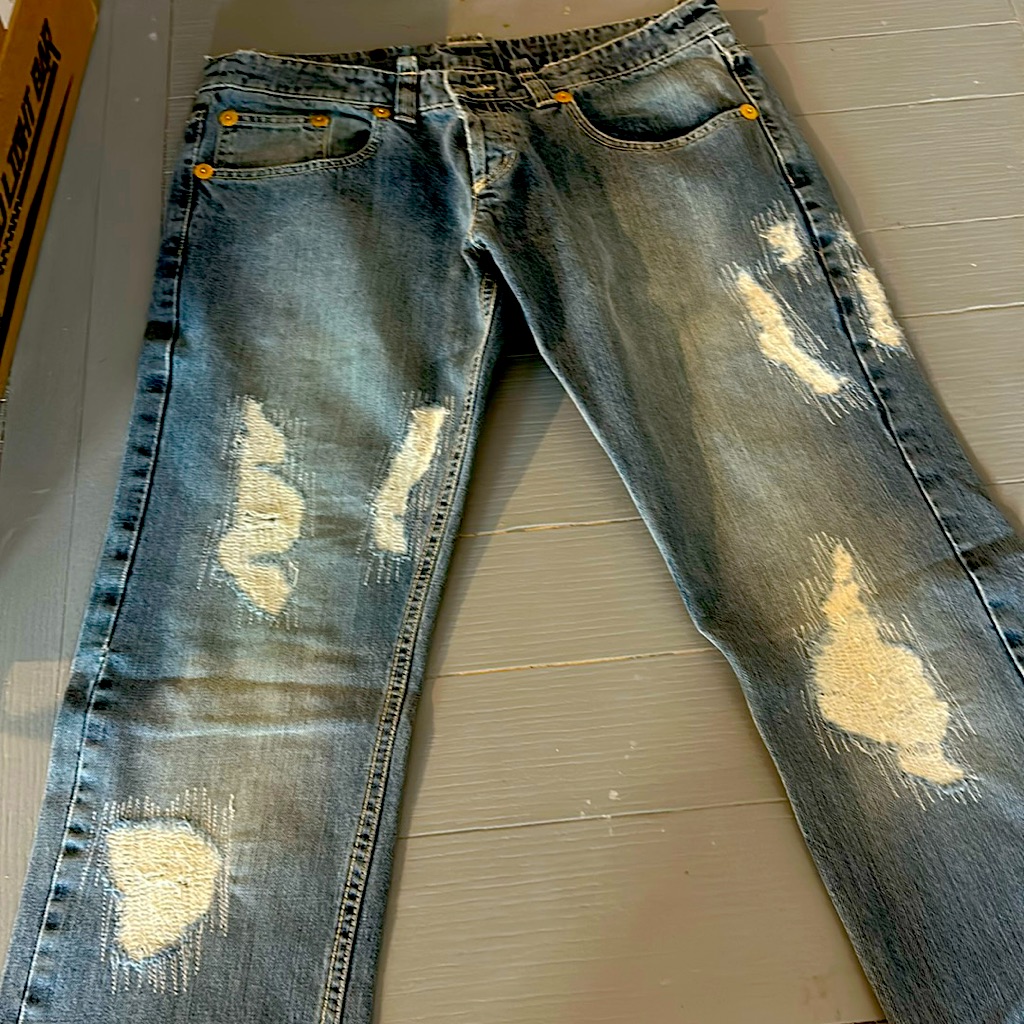 Iceburg Distressed Jeans